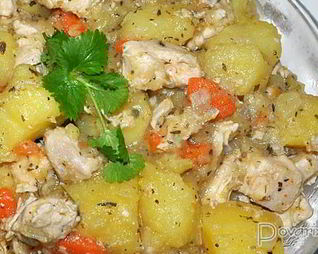 Тушеная курица с прованскими травами и овощами
