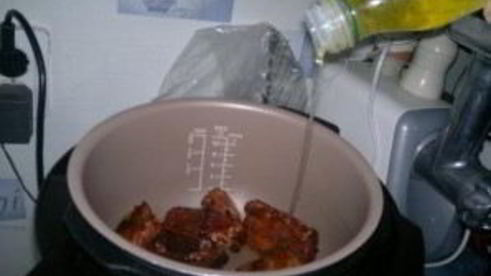 тушеные говяжьи ребрышки в мультиварке