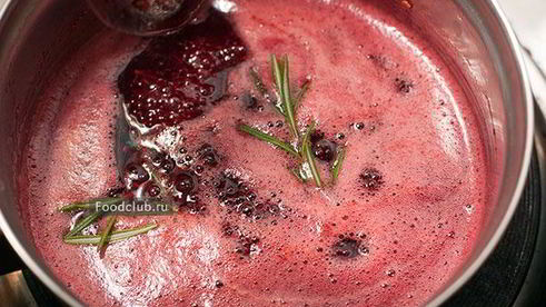 утиная грудка на гриле с малиновым соусом