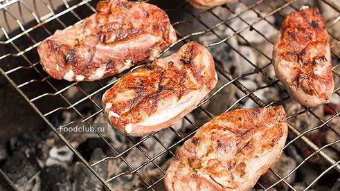 утиная грудка на гриле с малиновым соусом