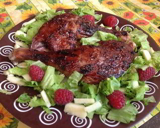 Утиные ножки в малиновой глазури