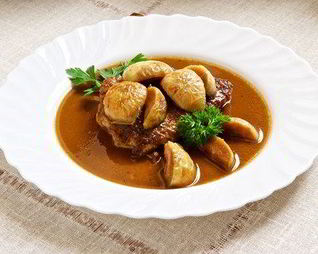 Жареная индейка с яблоками в кленовом соусе