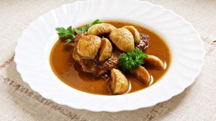 Рецепт жареной индейки с яблоками в кленовом соусе