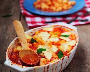 Ньокки с соусом по-сорентийски