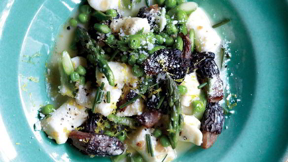 Рецепт Ньокков со сморчками в соусе из голубого сыра