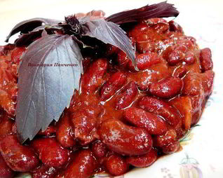 Фасоль по-итальянски с томатами и чесноком