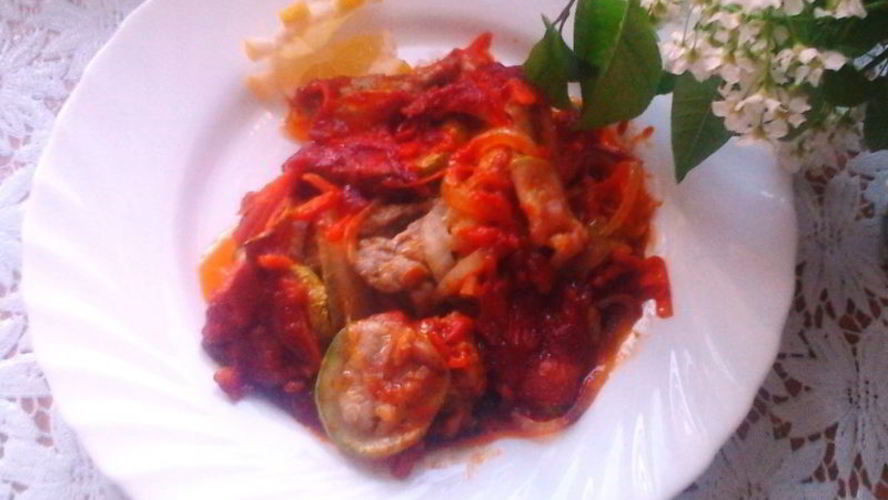 Рецепт кабачков с мясом тушеные в томатном соусе