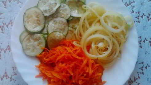 кабачки с мясом тушеные в томатном соусе