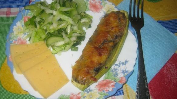 Рецепт Лодочек из кабачков в духовке с фаршем и грибами