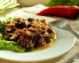 Морковь с грибами тушеная