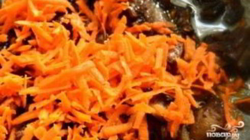 морковь с грибами тушеная