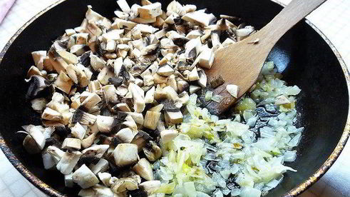 сладкий перец, фаршированный грибами и кускусом