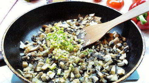 сладкий перец, фаршированный грибами и кускусом