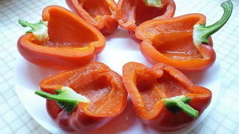 сладкий перец, фаршированный грибами и кускусом