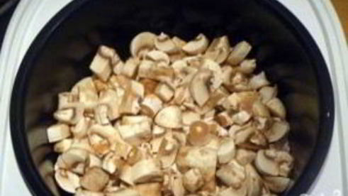 тушеная картошка с курицей и грибами