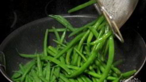 зеленая фасоль с яйцом