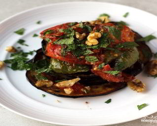 Жареные баклажаны с овощами