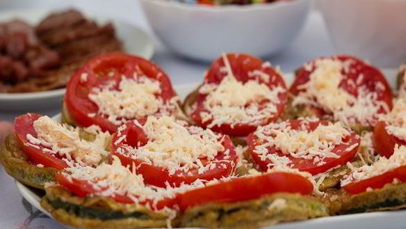 Рецепт Жареных кабачков с помидорами и чесноком