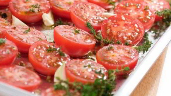 Рецепт Жареных томатов с чесноком и оливковым маслом