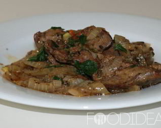 Говяжья печень жареная с луком