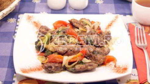 куриная печень с овощами