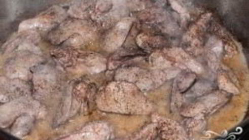 печень индейки с яблоками