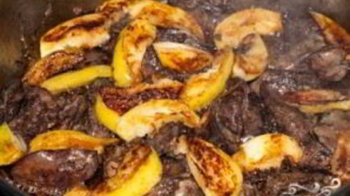 печень индейки с яблоками