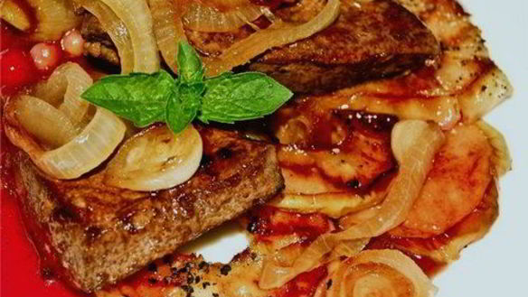 Рецепт Печени по-берлински Leber Berliner Art с яблоками