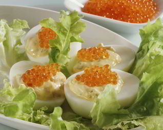 Печень трески с яйцом