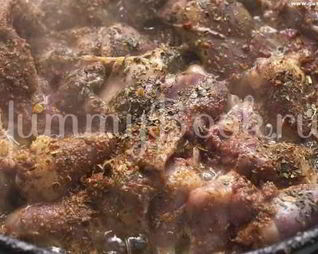 Сердечки и печень куриные в пряном медовом соусе