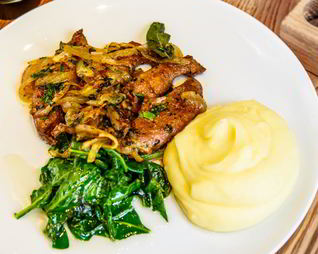 Телячья печень со шпинатом