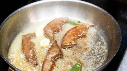 телячья печень со шпинатом