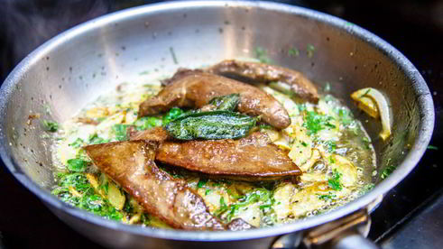 телячья печень со шпинатом