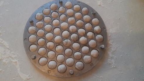 классические пельмени в пельменнице