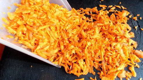 ленивые пельмени на овощной подушке