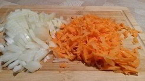 ленивые пельмени в овощном соусе