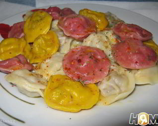 Пельмени разноцветные