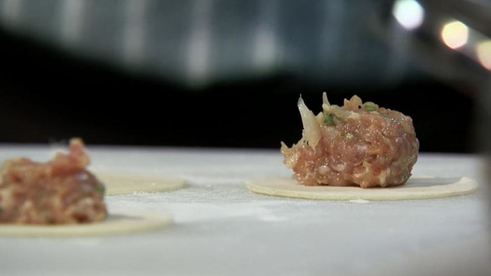 пельмени со свининой и кальмарами