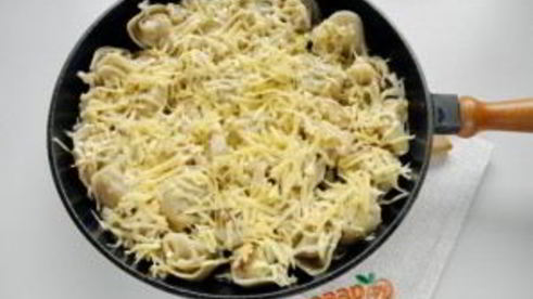 пельмени жареные под сыром