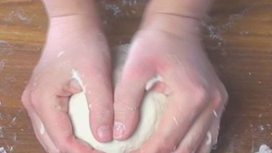 Рецепт универсального постного теста для пельменей, вареников и мантов