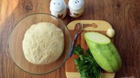 вегетарианские пельмени с кабачками