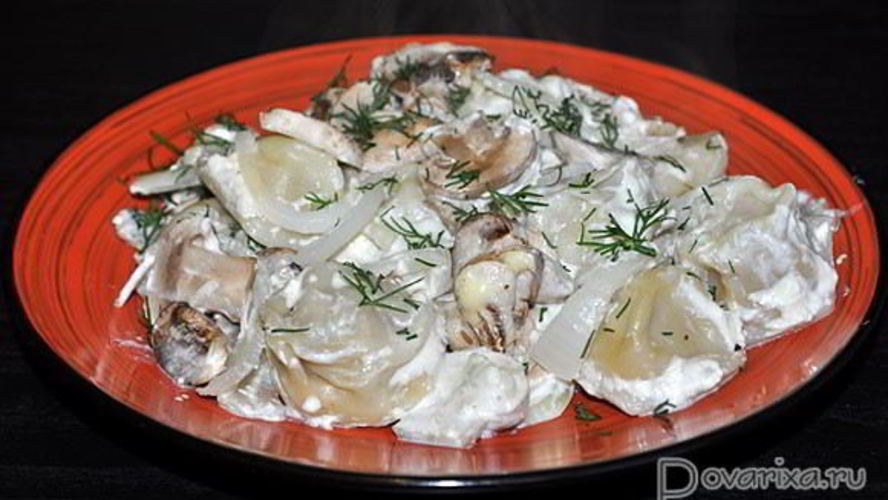 Рецепт запеченных пельменей с грибами и соусом
