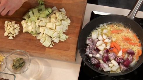 баранья нога с овощным пловом