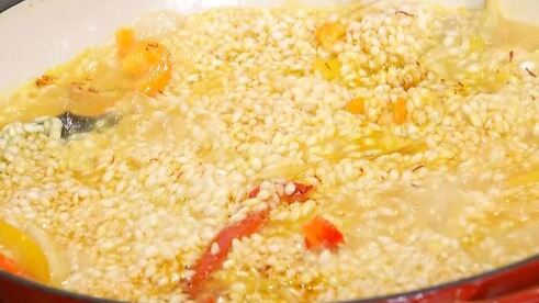 паэлья с артишоками, горохом и сладким перцем