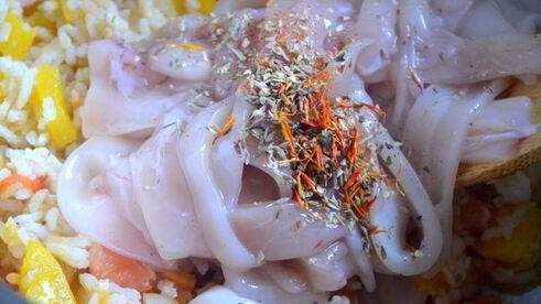 паэлья с кальмарами