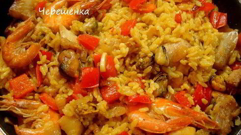 паэлья с курицей, мидиями, гребешком и креветками