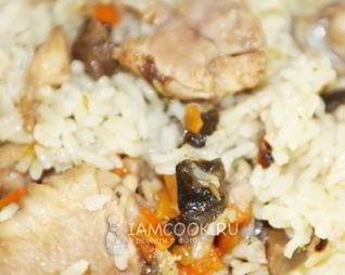 Плов с курицей и грибами