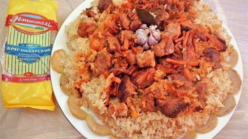 плов со свининой и яблоками