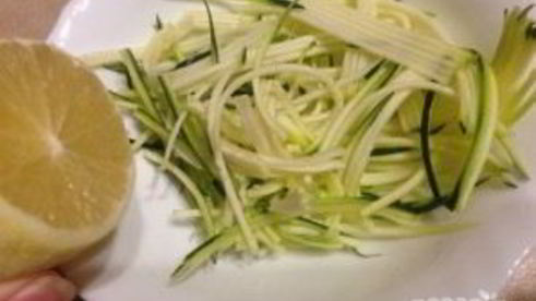 пп-паста из цукини с курицей и моцареллой