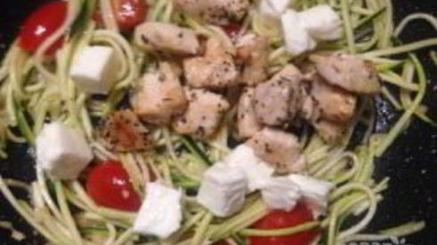 пп-паста из цукини с курицей и моцареллой